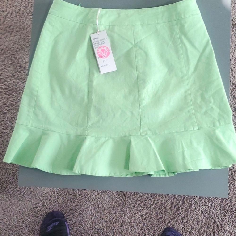 NWT ARYEH light and bright